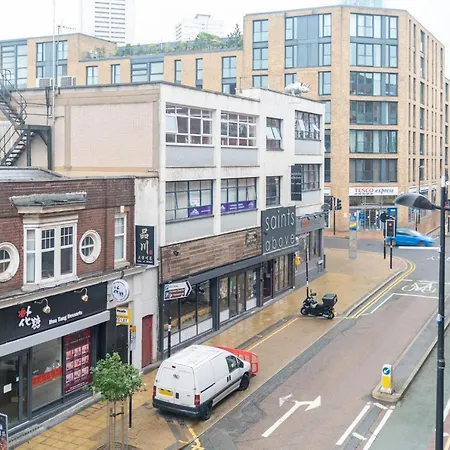 Apartment Maevela - Modern 2 Bedroom - Chinatown, Arcadian, Centre - Large Juliet Balcony Windows - Ps4 & Smart Tv's *