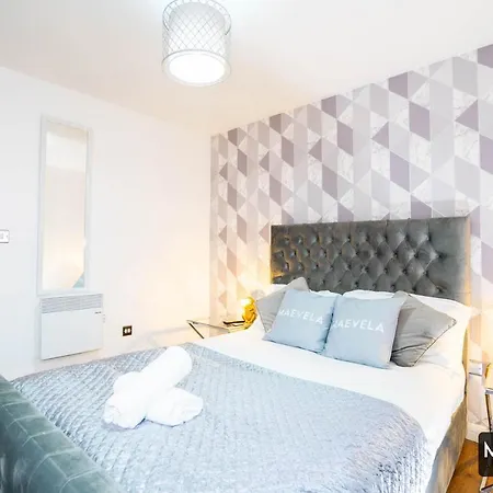 Maevela - Modern 2 Bedroom - Chinatown, Arcadian, Centre - Large Juliet Balcony Windows - Ps4 & Smart Tv's * Birmingham
